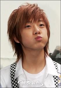 choi min hwan- drummer, occasional sub vocalist. birthdate: november 11, 1992 (age 18) choi min
