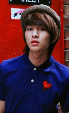 Onew - Birth name Lee Jinki Born December 14, ) (age 21) - SHINee xD