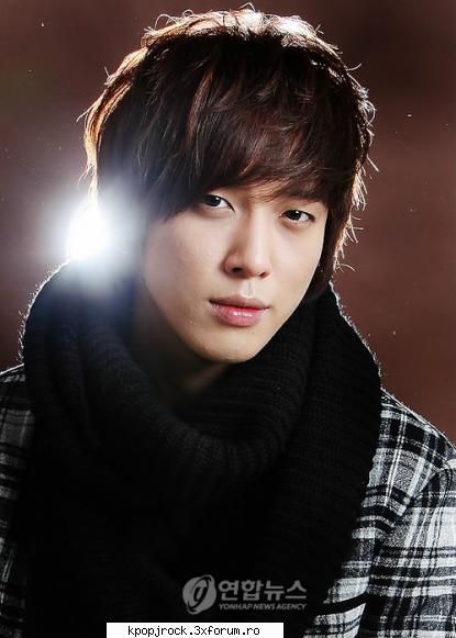 Yong Hwa - Yong Hwa * Full Name: Jung Yong Hwa - C.N Blue xD