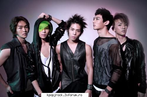 is hot , and minho is  :d  :rusine: shinee