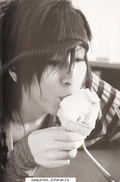 shinji february. part: guitarist, back-up vocalist. place birth: fan bo�wy