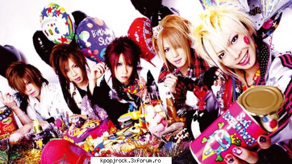 sug sug (typeset sug work and sagu japanese) japanese rock band that formed 2006. they are also part