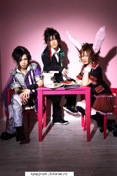 megamasso megamaso?) is a japanese visual kei indie rock band. their sound is lively and upbeat,